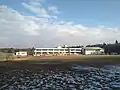 校庭よりの校舎全景