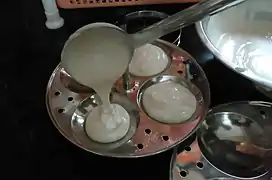 型に注いだ生地