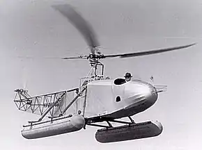 VS-300で飛行するイーゴリ・シコールスキイ（1941年）