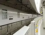 ホームドア設置後・5番線壁面改装後(2008年4月)