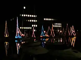 ケンチョピアのヨットに灯された電飾(2008年12月撮影)