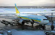 ボーイング767-200（JA8251、2004年12月24日、新千歳空港）