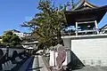 鐘楼と参道