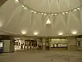 ドーム状屋根の改札口(2008年8月10日)