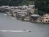 丹後半島伊根漁港では舟屋という珍しい形式が見られる。