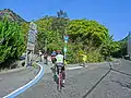 向島側における因島大橋の歩行者と125cc以下の2輪車用通路入口。