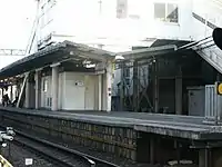 改装前のホーム(2004年2月15日)