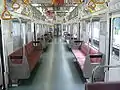 1次車の床材更新前の車内全景（2010年1月）