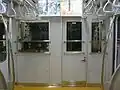 乗務員室背面仕切壁