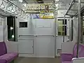 乗務員室背面仕切部更新後も窓配置は変わらない