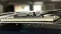トランクリッド上部用の中身通常時光る電球（左右および中央に1つずつ）と非常用の電球（中央と右側の間の1つ）がある。電球の規格は12V 5W T10ウェッジ球。