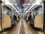 車内（8次車）