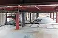 内部が完全に流失し骨組みだけになった2階部分