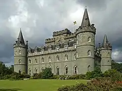 インヴァレリー城, アーガイル(Duneagle Castle, home of the fictional Lord and Lady Flintshire)