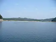 南湖畔から見た入鹿池