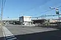 豊田市上郷町付近。トヨタ自動車の物流センターを横目に見る。沿道は自動車関連産業が盛んである。