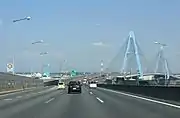 上り線出口付近。名港中央大橋と名港東大橋の結節点に当該ICを配置する。