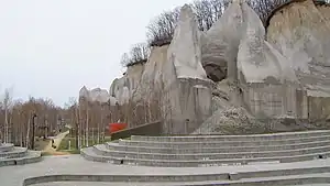 札幌軟石採石場跡(上:藻南公園、下:石山緑地)