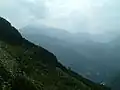 頂上から望む石鎚山