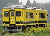 いすみ350型（手前側の車両）