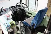 U-LV324Kの運転席