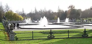 イタリアン・ガーデン・ファウンテン