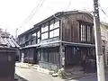 公道南東側より南・東側外観を見る（2016年10月23日撮影）