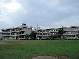 校舎遠景
