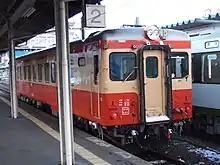 旧塗装キハ52形も使用された(宮古駅・2005年12月21日)