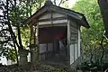 墳頂の祠