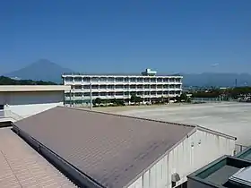 岩松中と富士山