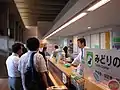 オープンカウンター形式の「みどりの窓口」。