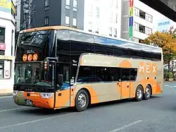 盛宮106特急で運行されていた2階建バス(スカニア・アストロメガ)