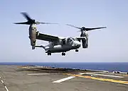 「イオー・ジマ」に着艦するMV-22B