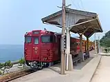 下灘駅に停車中の「伊予灘ものがたり（初代）」