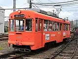新塗装の2003号、行先表示機がフルカラーLED化された（2021年8月）