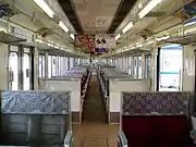 中間車の車内