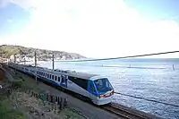 片瀬白田-伊豆稲取間は海岸線まで線路が迫る (2006年3月