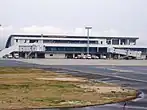 空港ターミナルビル（滑走路側）