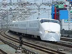 プロトタイプ車両の例（300系J1編成）