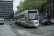 カッセル市電の路線を走行するレギオトラム（2016年撮影）