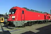 プッシュプル客車列車と編成を組む102形電気機関車（2018年撮影）