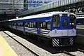 張り上げ屋根や顔などが小田急電鉄9000形電車の車体デザインと似ているが新車で輸出されたロカ線の電車