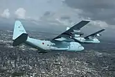 KC-130H（手前）とC-130H（奥）
