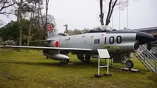 航空自衛隊奈良基地にて屋外展示される機体（2013年）