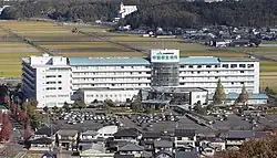 南側の安桜山から望む中濃厚生病院(2018年11月17日撮影)