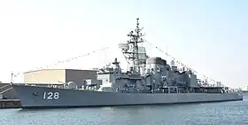 横浜港にて