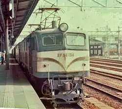 標準色の154号機(1983年8月7日 宇都宮駅にて)
