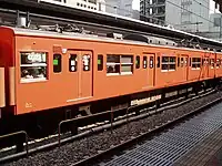 モハ201-24霜取パンタ搭載車画像左側が霜取パンタグラフ