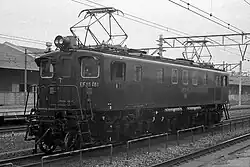 EF15 181(1981年、尼崎駅)